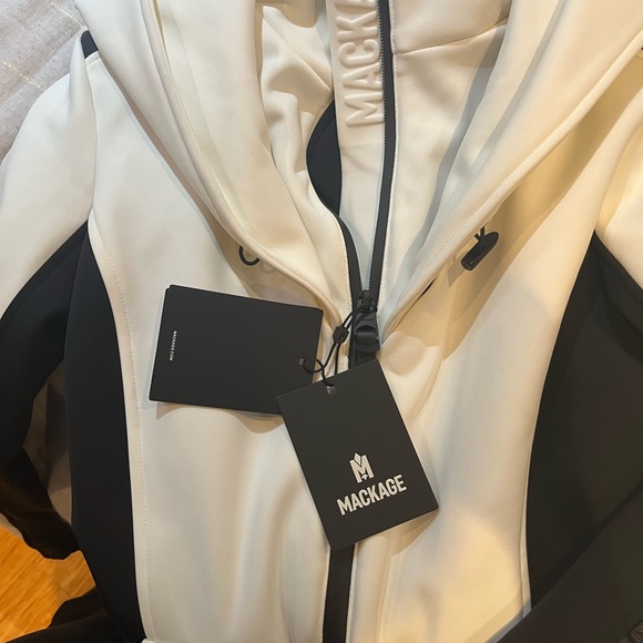 Mackage ski overall - Picture 7 of 9